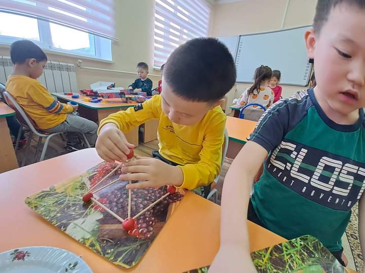 "Көбелек" ересек тобы