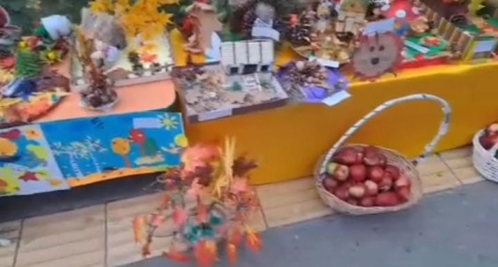 Бөбекжай бақшамызда күзгі өнімдерден көрме ұйымдастырылды.Ата-аналардың қолөнер бұйымдары өзіндік ерекшеліктерімен таңқалдырды.