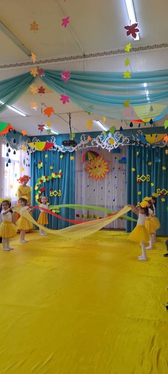 "Құлыншақ" тобы."Күзгі орман"атты күзгі ертеңгілігі