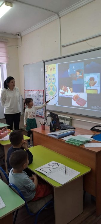 Мектепалды топ "Айгөлек".Танымдық және зияткерлік дағдыларын дамыту бойынша."Математика негіздері.ҰІӘ.Тақырыбы.Реттік санау.Тәулік бөліктері.АКТ технологиясын қолдана отырып,балалардың зерттеушілік қабілеттерін дамытуға мүмкіндік береді.