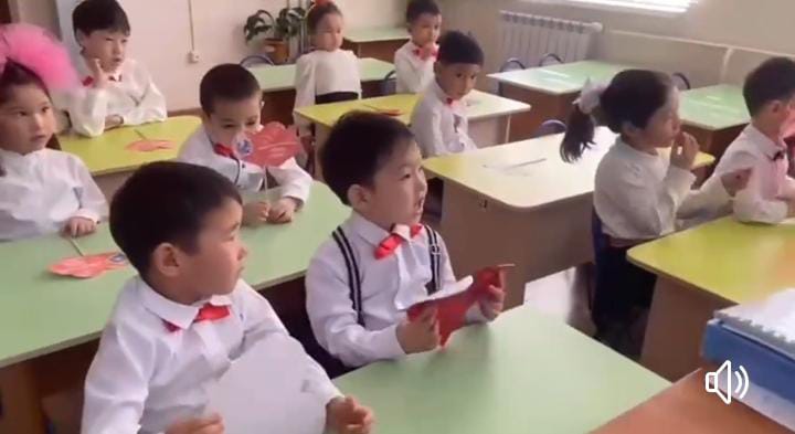 Айгөлек"мектепалды тобы."Алғыс айту" күніне арналған ҰІӘ.Тәрбиеші: Боранбаева Алма Таскалиевна