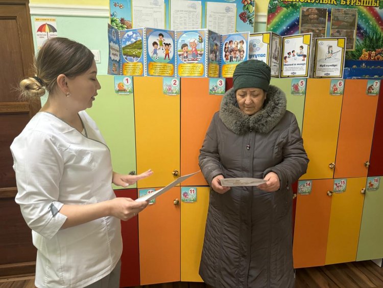 "Parents арналған консультативтік пункт" жоспарына сәйкес."Тамақтану-салауатты өмір салтының кепілі" атты балабақша медбикесі Суюндукова Гулжан Жақсылықовна ата-аналарға кеңес берді.сіі"